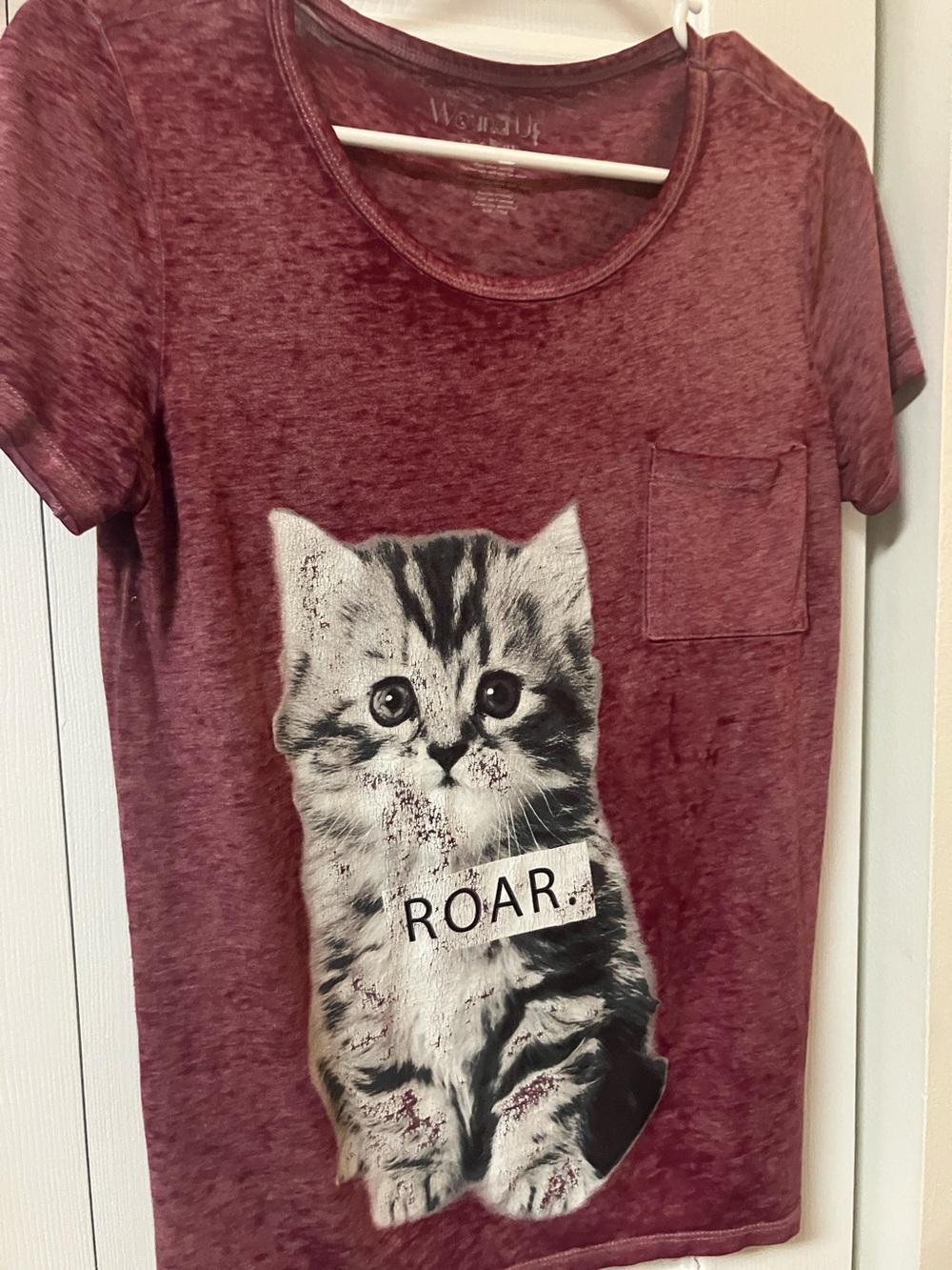Wound Up Brand Maroon Cat 'ROAR' Graphic Tee for Cat Lovers